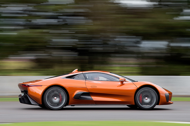 壞壞惹人愛!《Jaguar C-X75》電影特技用車於美洲首度展演 壞壞惹人愛!《Jaguar C-X75》電影特技用車於美洲首度展演