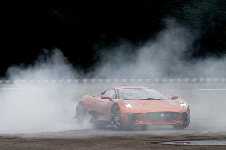 壞壞惹人愛!《Jaguar C-X75》電影特技用車於美洲首度展演 壞壞惹人愛!《Jaguar C-X75》電影特技用車於美洲首度展演