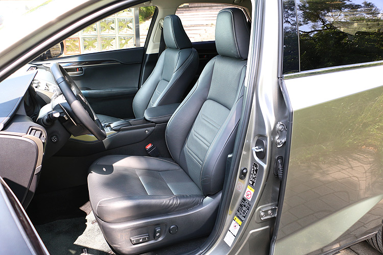 C / P值先決!《BMW X1》sDrive20i與《Lexus NX 200t》旗艦版的空間、配備優劣之爭 C / P值先決!《BMW X1》sDrive20i與《Lexus NX 200t》旗艦版的空間、配備優劣之爭