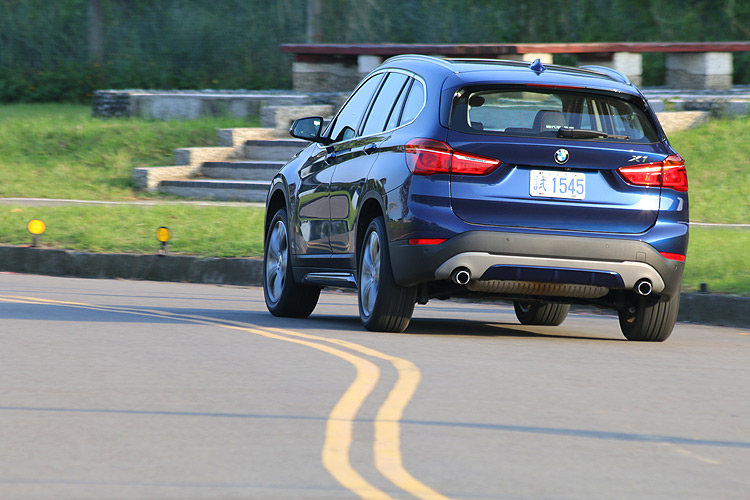 C / P值先決!《BMW X1》sDrive20i與《Lexus NX 200t》旗艦版的空間、配備優劣之爭 C / P值先決!《BMW X1》sDrive20i與《Lexus NX 200t》旗艦版的空間、配備優劣之爭