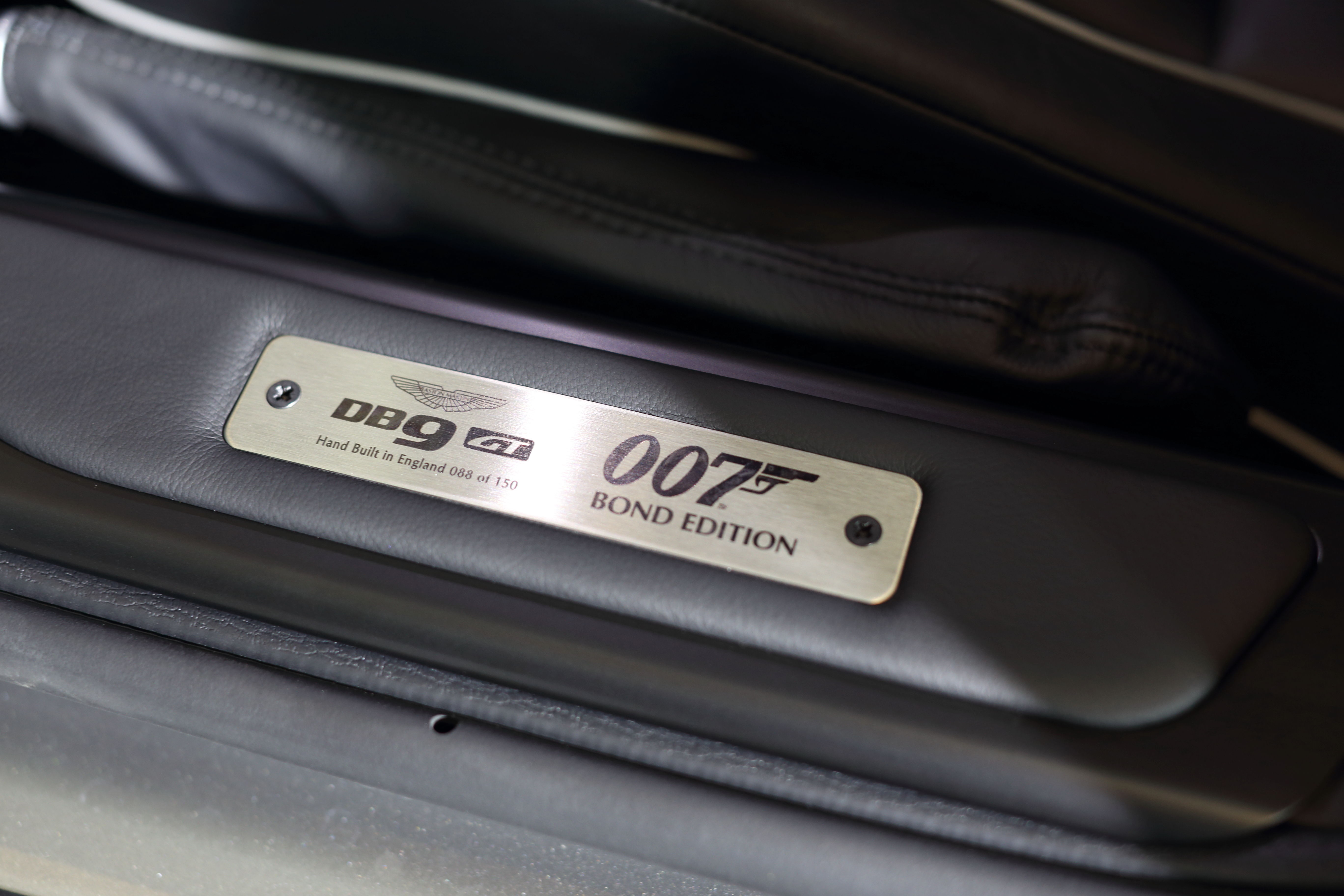 惡魔退散!007專屬式樣《Aston Martin DB9 GT Bond Edition》抵台限量開賣 惡魔退散!007專屬式樣《Aston Martin DB9 GT Bond Edition》抵台限量開賣