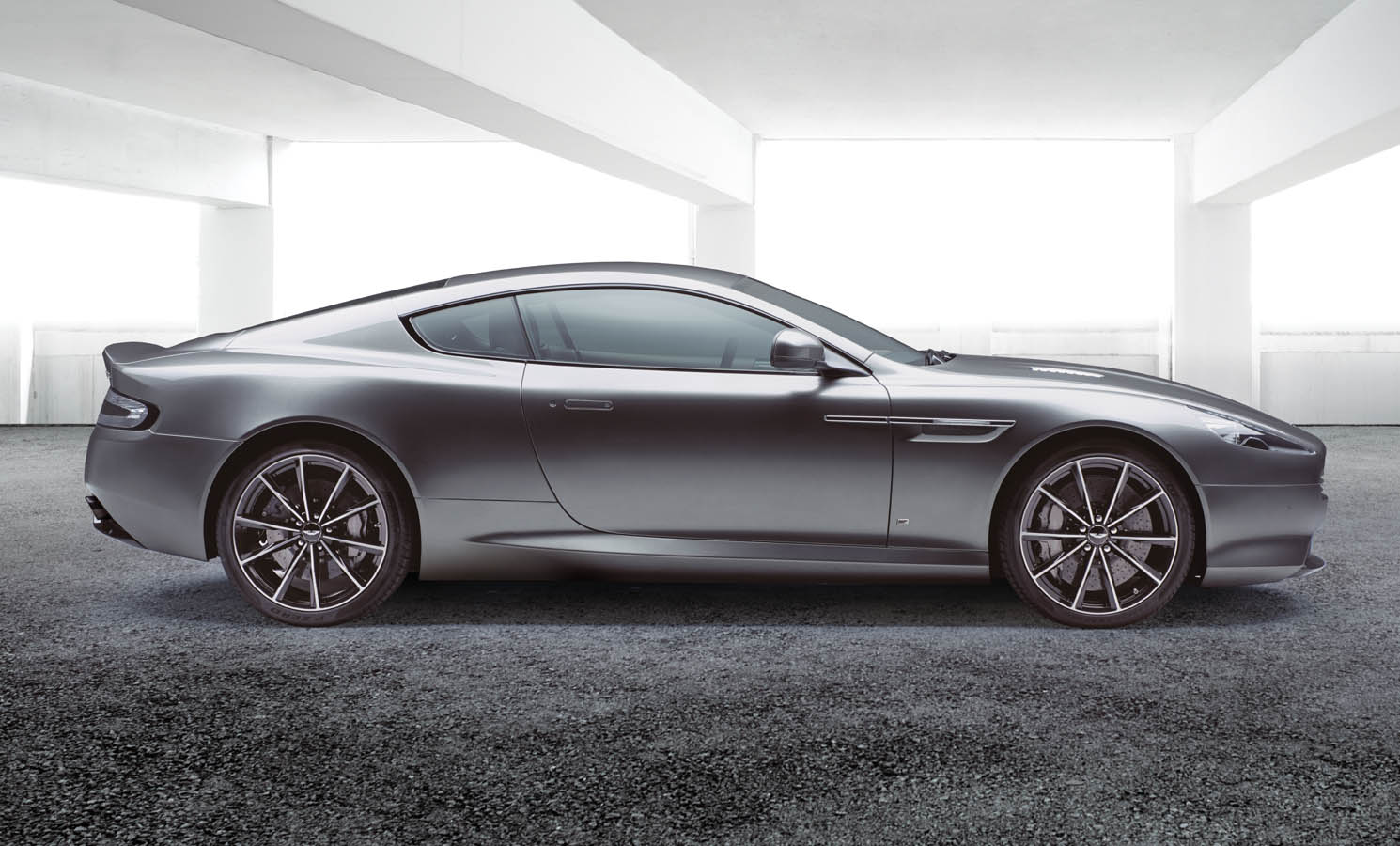惡魔退散!007專屬式樣《Aston Martin DB9 GT Bond Edition》抵台限量開賣 惡魔退散!007專屬式樣《Aston Martin DB9 GT Bond Edition》抵台限量開賣