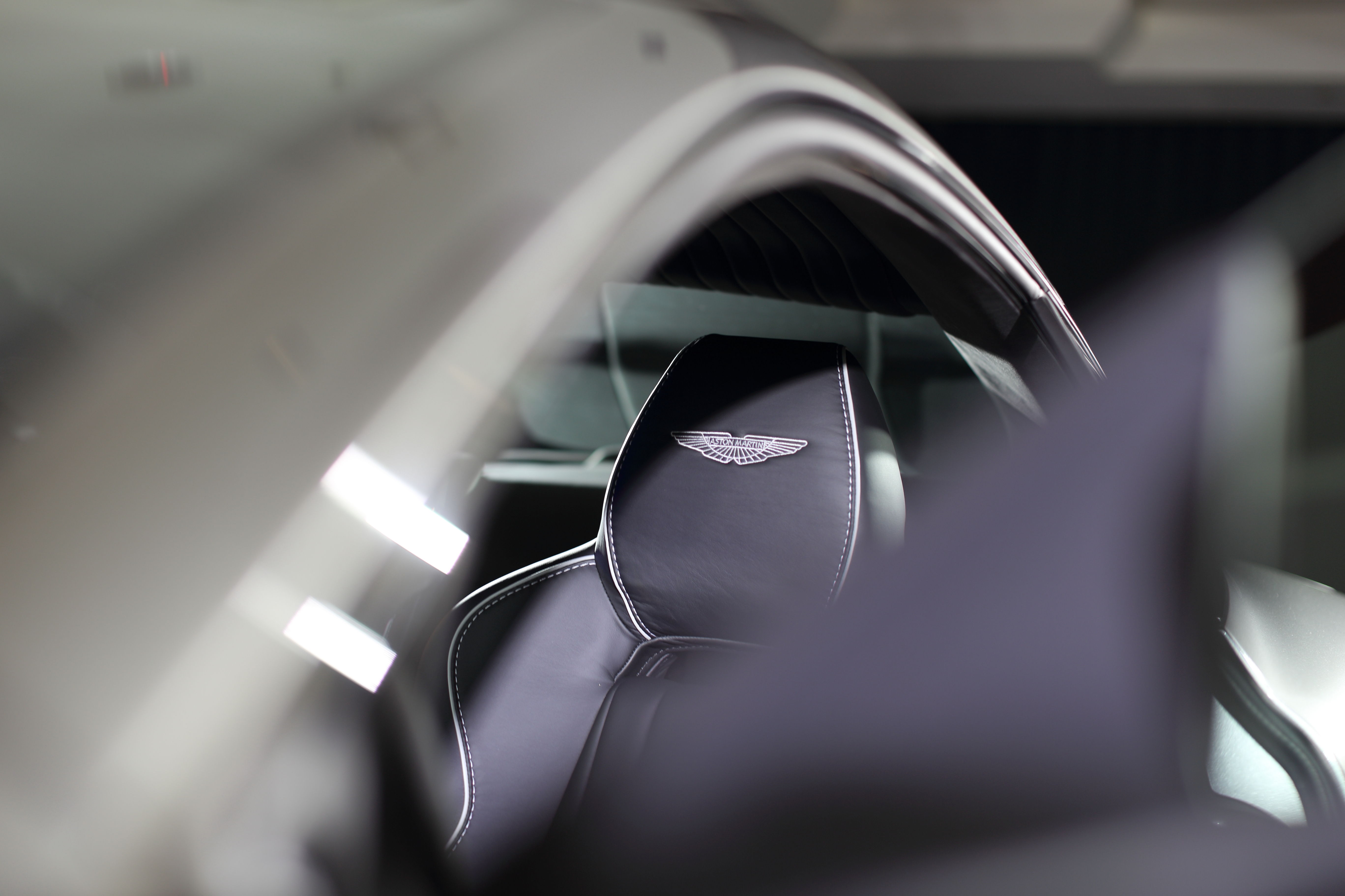 惡魔退散!007專屬式樣《Aston Martin DB9 GT Bond Edition》抵台限量開賣 惡魔退散!007專屬式樣《Aston Martin DB9 GT Bond Edition》抵台限量開賣