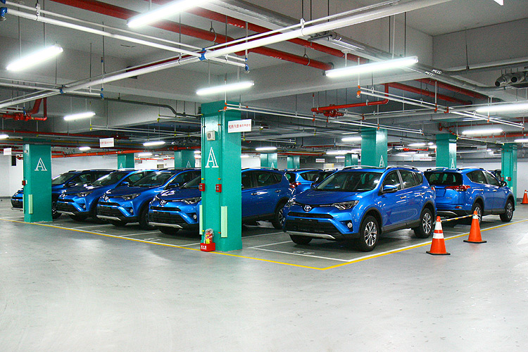 都給你玩就好啦!豐田《Toyota RAV4》小改84.9萬起上市 延續進口SUV銷售王者霸業 都給你玩就好啦!豐田《Toyota RAV4》小改84.9萬起上市 延續進口SUV銷售王者霸業