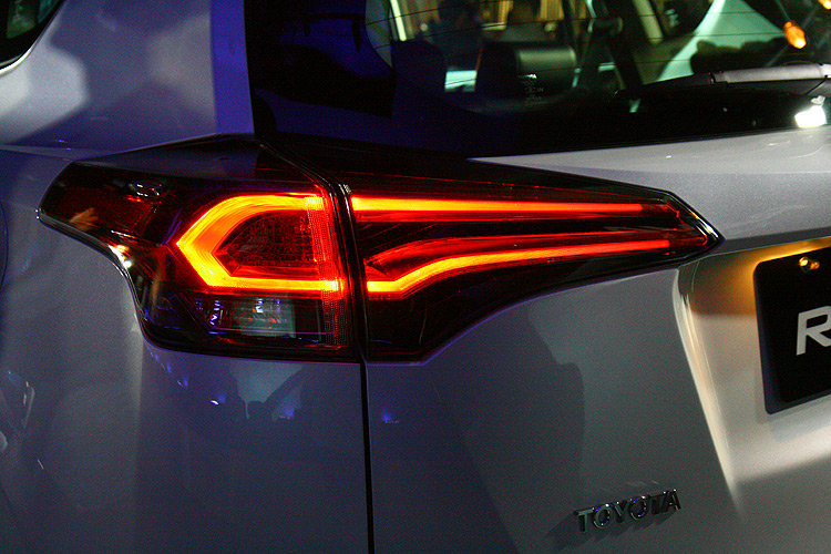 都給你玩就好啦!豐田《Toyota RAV4》小改84.9萬起上市 延續進口SUV銷售王者霸業 都給你玩就好啦!豐田《Toyota RAV4》小改84.9萬起上市 延續進口SUV銷售王者霸業