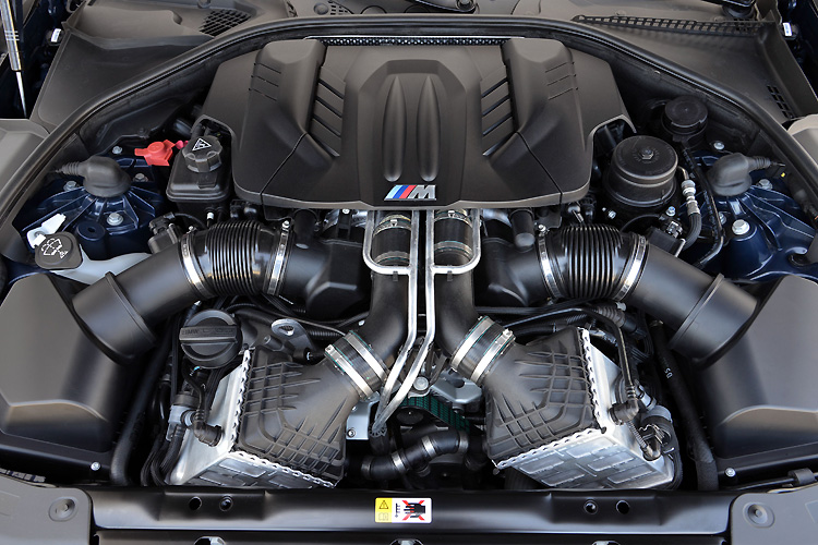 爭議中奪BMW M Award年度桿位獎 Marc Marquez獲贈《BMW M6 Convertible》 爭議中奪BMW M Award年度桿位獎 Marc Marquez獲贈《BMW M6 Convertible》