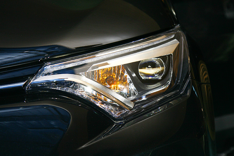 都給你玩就好啦!豐田《Toyota RAV4》小改84.9萬起上市 延續進口SUV銷售王者霸業 都給你玩就好啦!豐田《Toyota RAV4》小改84.9萬起上市 延續進口SUV銷售王者霸業