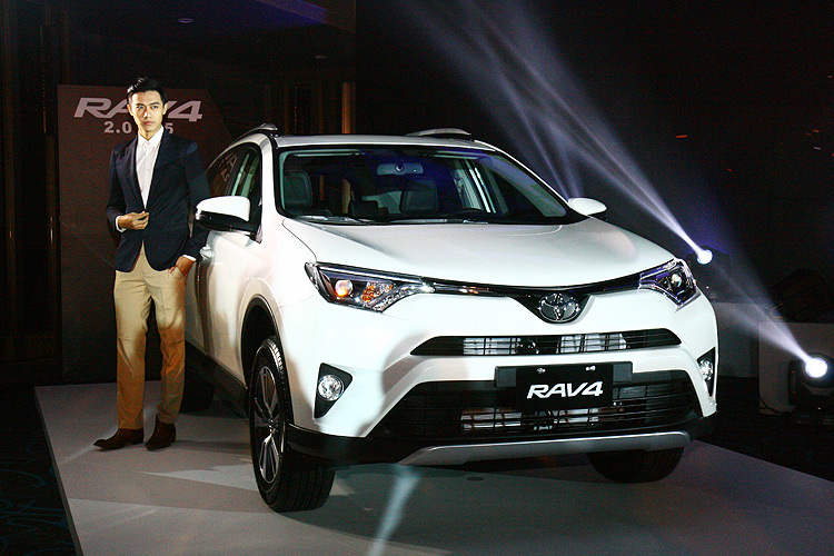 都給你玩就好啦!豐田《Toyota RAV4》小改84.9萬起上市 延續進口SUV銷售王者霸業 都給你玩就好啦!豐田《Toyota RAV4》小改84.9萬起上市 延續進口SUV銷售王者霸業