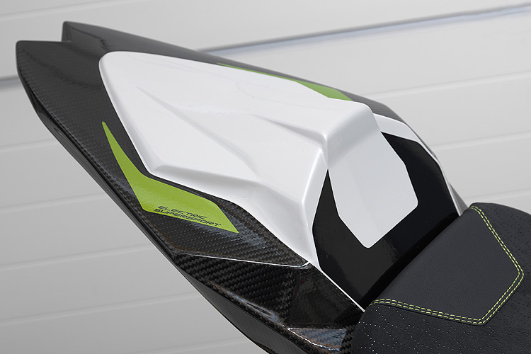 電動二輪仿賽新境界 寶馬《BMW eRR》揭示其可能性 電動二輪仿賽新境界 寶馬《BMW eRR》揭示其可能性