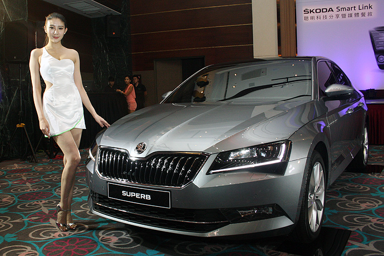 完整CarPlay功能首次導入臺灣 《Škoda Superb》標配Smart Link下月上市 完整CarPlay功能首次導入臺灣 《Škoda Superb》標配Smart Link下月上市