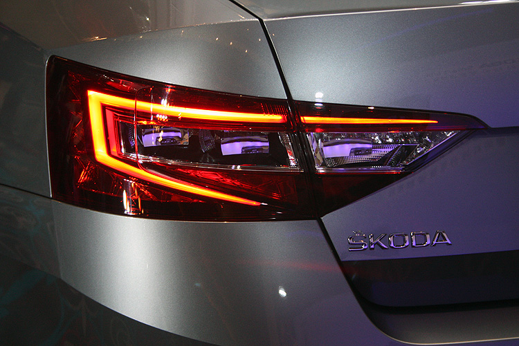 完整CarPlay功能首次導入臺灣 《Škoda Superb》標配Smart Link下月上市 完整CarPlay功能首次導入臺灣 《Škoda Superb》標配Smart Link下月上市