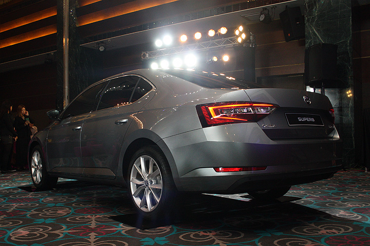 完整CarPlay功能首次導入臺灣 《Škoda Superb》標配Smart Link下月上市 完整CarPlay功能首次導入臺灣 《Škoda Superb》標配Smart Link下月上市