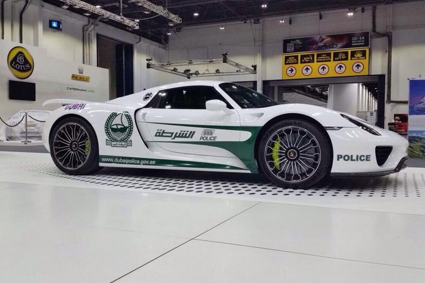 保時捷《Porsche 918 Spyder》報到!杜拜警用車隊再添極速緝兇新戰力 保時捷《Porsche 918 Spyder》報到!杜拜警用車隊再添極速緝兇新戰力