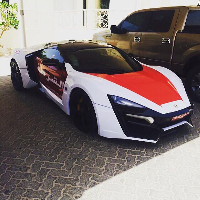 保時捷《Porsche 918 Spyder》報到!杜拜警用車隊再添極速緝兇新戰力 保時捷《Porsche 918 Spyder》報到!杜拜警用車隊再添極速緝兇新戰力