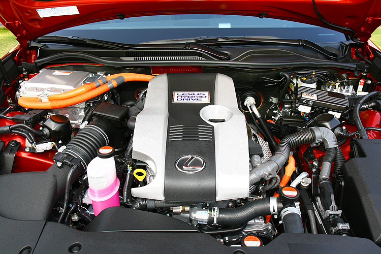 車系全員到齊!《Lexus RC 200t / RC 300h》239萬元起搶攻豪華轎跑市場 車系全員到齊!《Lexus RC 200t / RC 300h》239萬元起搶攻豪華轎跑市場
