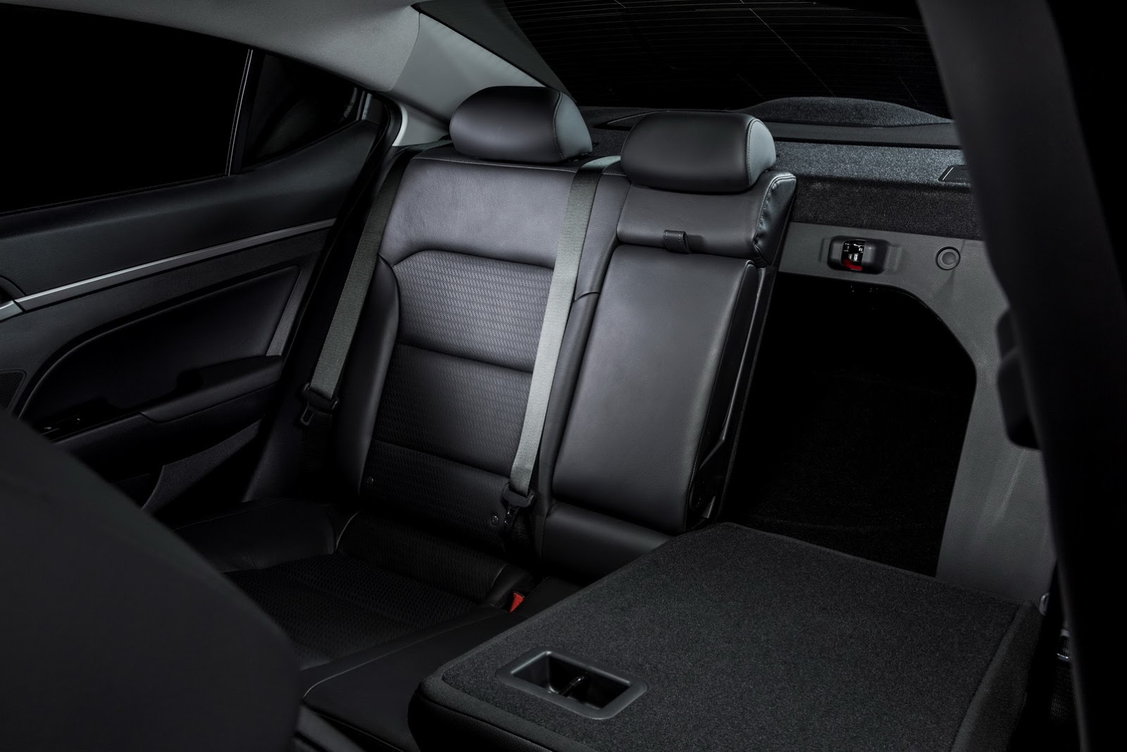 追加1.4升渦輪引擎 現代《Hyundai Elantra》全新大改款車型北美跟進發表 追加1.4升渦輪引擎 現代《Hyundai Elantra》全新大改款車型北美跟進發表