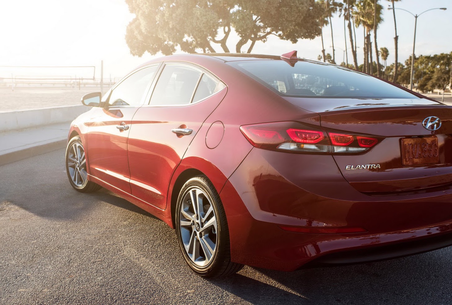 追加1.4升渦輪引擎 現代《Hyundai Elantra》全新大改款車型北美跟進發表 追加1.4升渦輪引擎 現代《Hyundai Elantra》全新大改款車型北美跟進發表