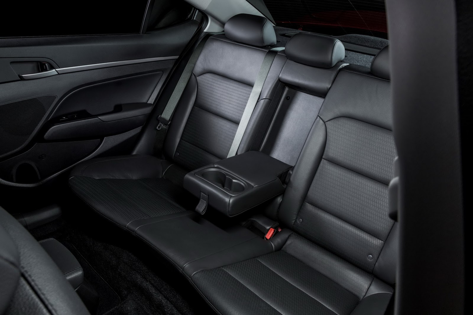 追加1.4升渦輪引擎 現代《Hyundai Elantra》全新大改款車型北美跟進發表 追加1.4升渦輪引擎 現代《Hyundai Elantra》全新大改款車型北美跟進發表