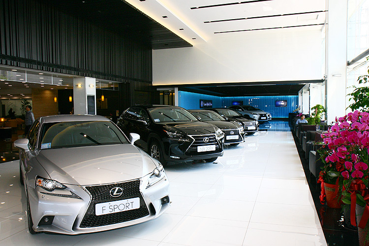 「大」有看頭!全新《Lexus LX 570》引領揭示東南亞最大Lexus旗艦中心 「大」有看頭!全新《Lexus LX 570》引領揭示東南亞最大Lexus旗艦中心
