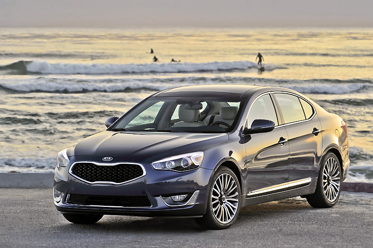 2016年進軍全球市場 《Kia Cadenza》大改款外觀廠圖露出 2016年進軍全球市場 《Kia Cadenza》大改款外觀廠圖露出