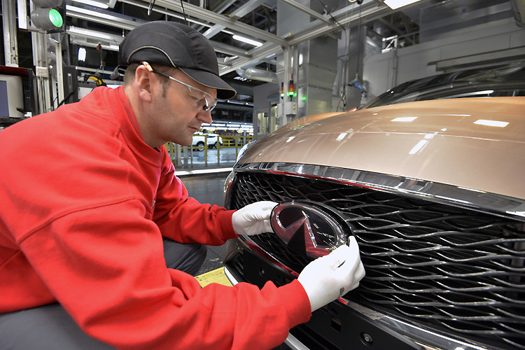 《Infiniti Q30》英國量產啟動 預估2016年第三季在臺開賣 《Infiniti Q30》英國量產啟動 預估2016年第三季在臺開賣