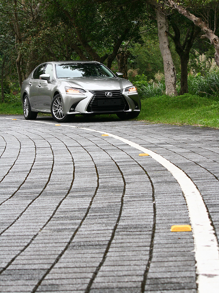揠苗助長?!小改款《Lexus GS 200t》頂級版嚐鮮試駕 揠苗助長?!小改款《Lexus GS 200t》頂級版嚐鮮試駕