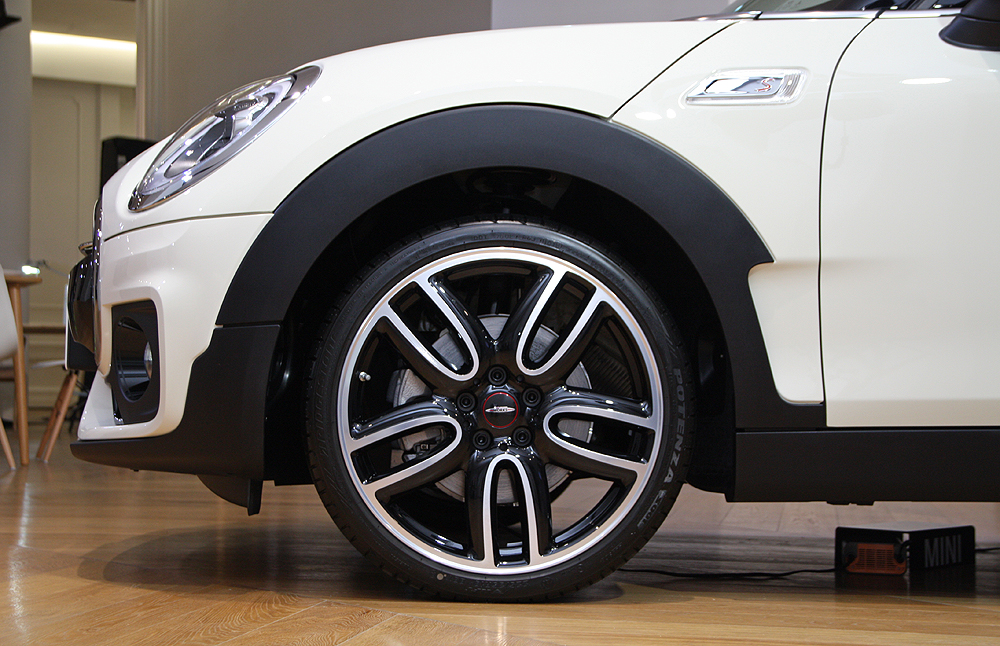 當MINI不再「mini」 全新大改款《MINI Clubman》預售價163萬元起搶先預覽! 當MINI不再「mini」 全新大改款《MINI Clubman》預售價163萬元起搶先預覽!