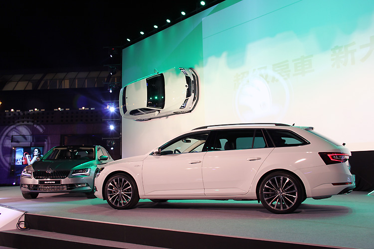 全車系標配9氣囊 《Škoda Superb》優惠價112.9萬元起強勢抵臺 全車系標配9氣囊 《Škoda Superb》優惠價112.9萬元起強勢抵臺