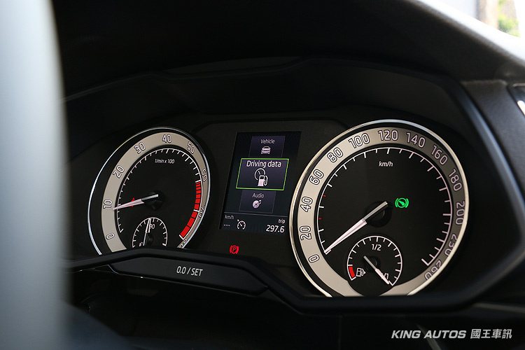 全車系標配9氣囊 《Škoda Superb》優惠價112.9萬元起強勢抵臺 全車系標配9氣囊 《Škoda Superb》優惠價112.9萬元起強勢抵臺