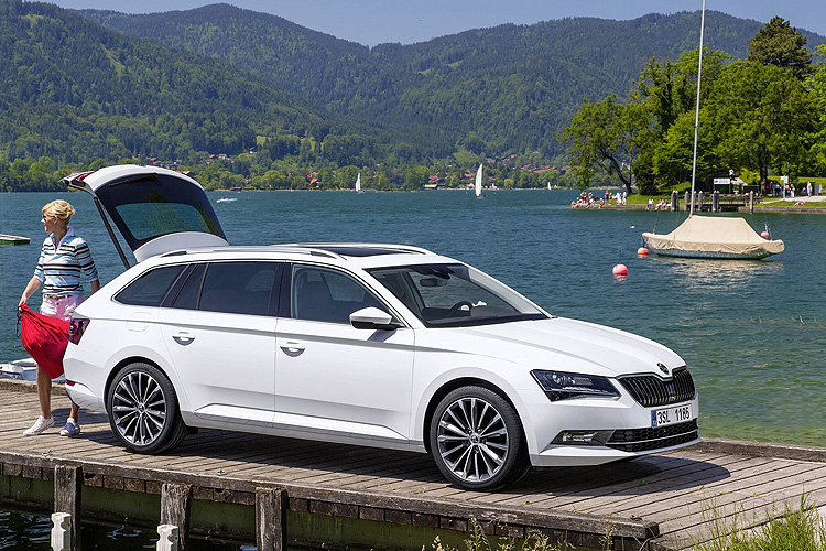 平價中大型房車戰將出列 《Škoda Superb》同級競爭對手群相錄 平價中大型房車戰將出列 《Škoda Superb》同級競爭對手群相錄