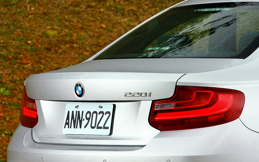 【說走就走】國王女孩聖誕getaway ×《BMW 220i Coupe》 【說走就走】國王女孩聖誕getaway ×《BMW 220i Coupe》