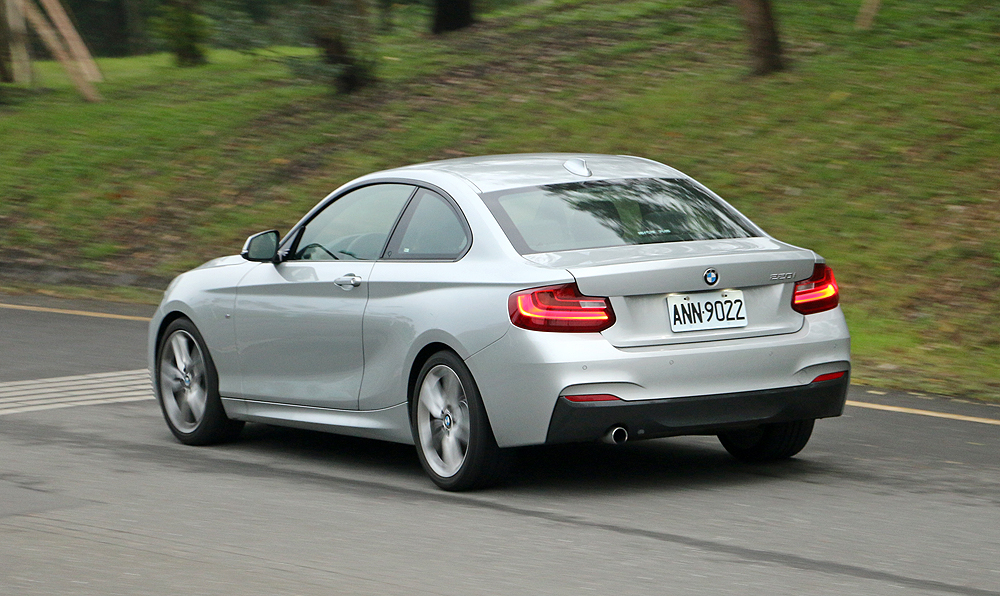 【說走就走】國王女孩聖誕getaway ×《BMW 220i Coupe》 【說走就走】國王女孩聖誕getaway ×《BMW 220i Coupe》
