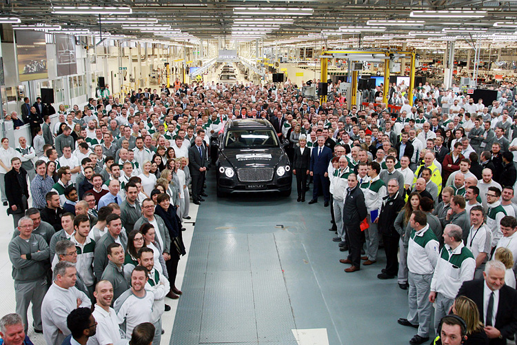 首輛《Bentley Bentayga》下線 預計2016年第二季抵臺開賣 首輛《Bentley Bentayga》下線 預計2016年第二季抵臺開賣