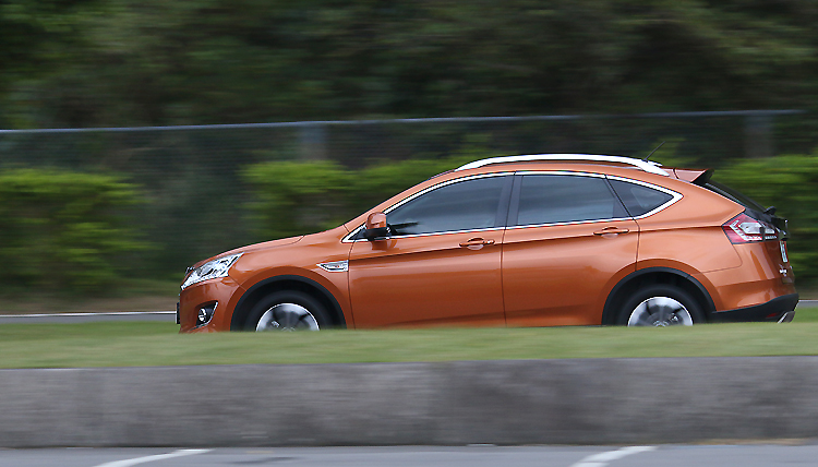 百萬級渦輪休旅評比二部曲 福特《Ford Kuga》V.S 納智捷《Luxgen U6 Turbo Eco Hyper》操控之爭 百萬級渦輪休旅評比二部曲 福特《Ford Kuga》V.S 納智捷《Luxgen U6 Turbo Eco Hyper》操控之爭