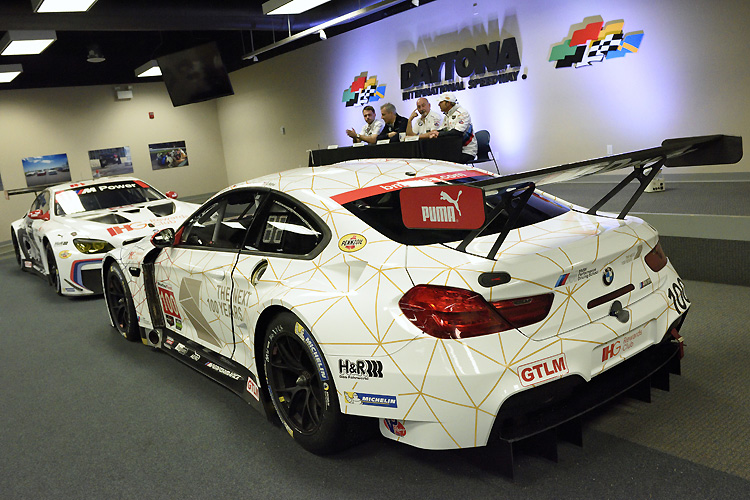 100歲生日快樂 寶馬《BMW M6 GTLM》賽車紀念彩繪披掛上身 100歲生日快樂 寶馬《BMW M6 GTLM》賽車紀念彩繪披掛上身