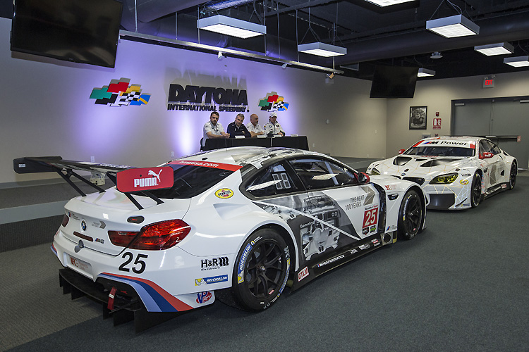 100歲生日快樂 寶馬《BMW M6 GTLM》賽車紀念彩繪披掛上身 100歲生日快樂 寶馬《BMW M6 GTLM》賽車紀念彩繪披掛上身