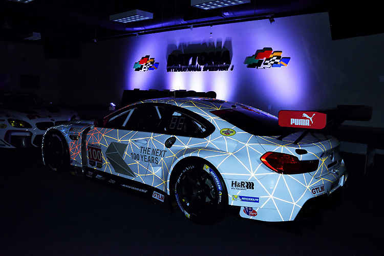 100歲生日快樂 寶馬《BMW M6 GTLM》賽車紀念彩繪披掛上身 100歲生日快樂 寶馬《BMW M6 GTLM》賽車紀念彩繪披掛上身