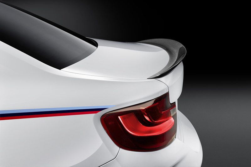 展現輕量化競技風格 《BMW M2》M Performance套件搶眼登場 展現輕量化競技風格 《BMW M2》M Performance套件搶眼登場