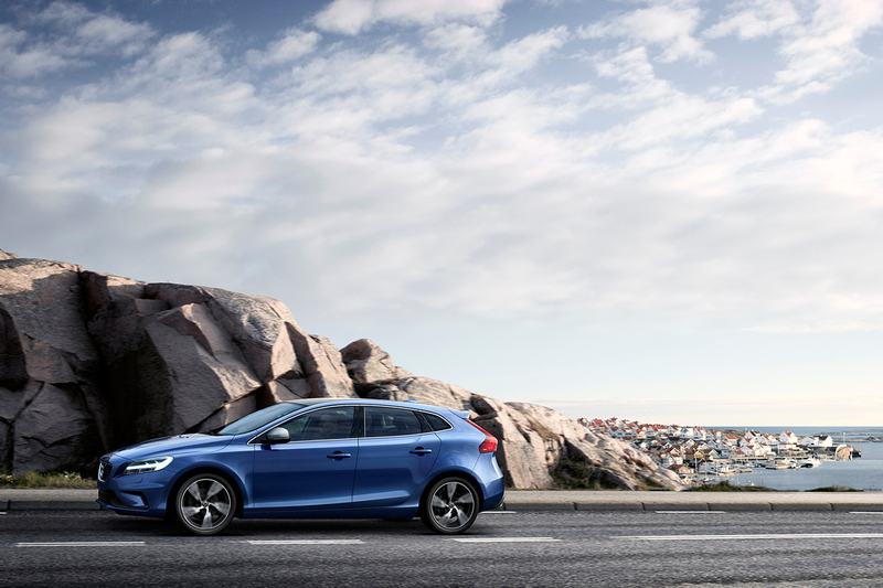 臺灣預計第四季開賣 小改款《Volvo V40》日內瓦車展前夕曝光 臺灣預計第四季開賣 小改款《Volvo V40》日內瓦車展前夕曝光