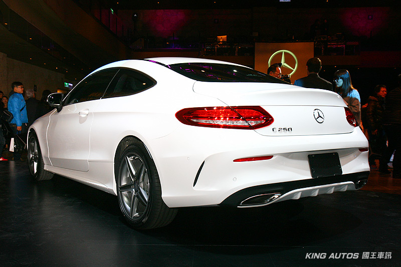 《C 63 S Coupé》暴力先決!賓士《Mercedes-Benz》誓於猴年繼續壯大 《C 63 S Coupé》暴力先決!賓士《Mercedes-Benz》誓於猴年繼續壯大