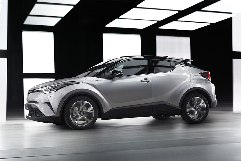同級對手「挫咧等」! 豐田《Toyota C-HR》準備席捲小型跨界休旅市場 同級對手「挫咧等」! 豐田《Toyota C-HR》準備席捲小型跨界休旅市場