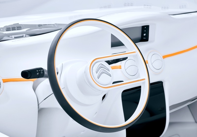戀白潔癖者絕對崩潰!《Citroën》與《Courrèges》聯手打造純白越野時尚 戀白潔癖者絕對崩潰!《Citroën》與《Courrèges》聯手打造純白越野時尚