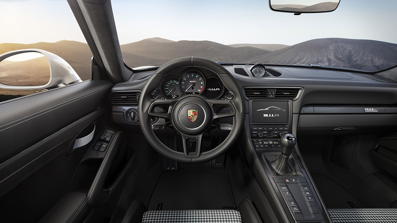 NA+手排才是王道!《Porsche 911 R》鎖定本格派熱血玩家強勢襲來 NA+手排才是王道!《Porsche 911 R》鎖定本格派熱血玩家強勢襲來