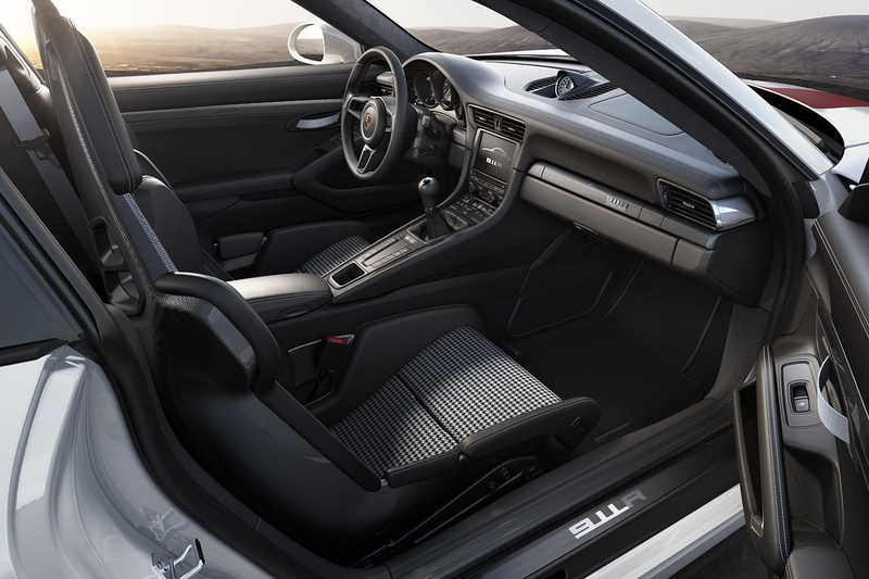 NA+手排才是王道!《Porsche 911 R》鎖定本格派熱血玩家強勢襲來 NA+手排才是王道!《Porsche 911 R》鎖定本格派熱血玩家強勢襲來