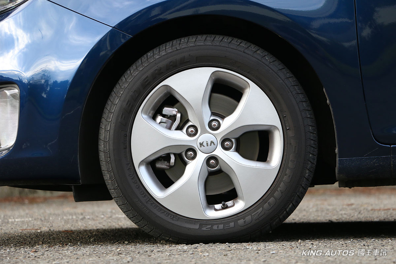 省油、好養能否兩全?《Kia Carens CRDi》vs.《Volkswagen Touran 280 TDI》保養篇 省油、好養能否兩全?《Kia Carens CRDi》vs.《Volkswagen Touran 280 TDI》保養篇