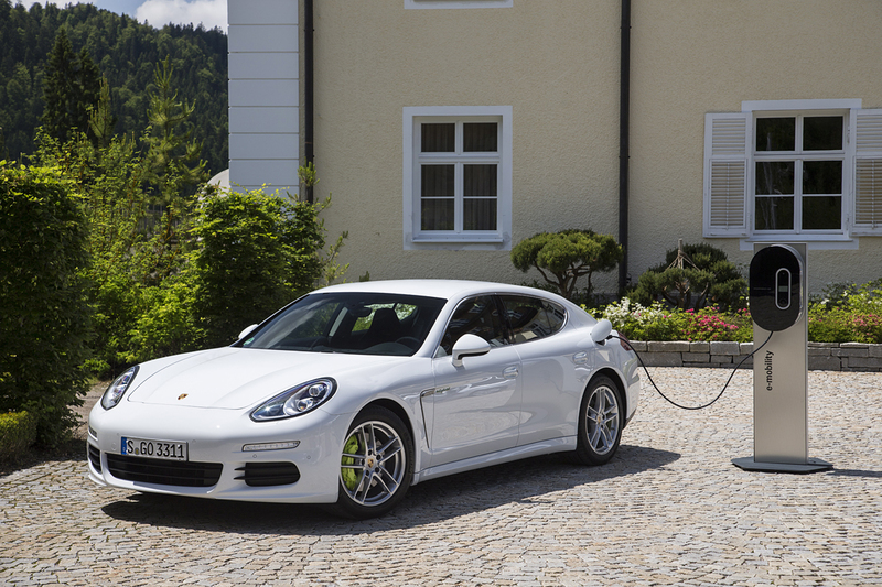 渦輪化的下一步 CEO證實《Porsche》將全面走入油電化時代 渦輪化的下一步 CEO證實《Porsche》將全面走入油電化時代