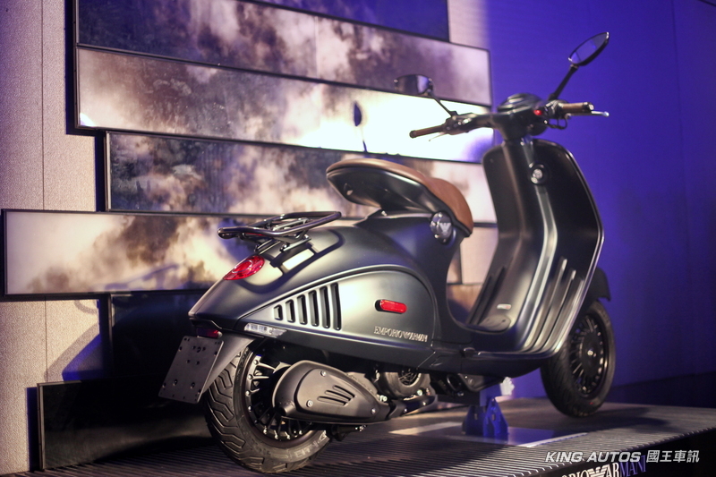 重量級聯名款!《Vespa 946 Emporio Armani》特仕車正式登台 重量級聯名款!《Vespa 946 Emporio Armani》特仕車正式登台