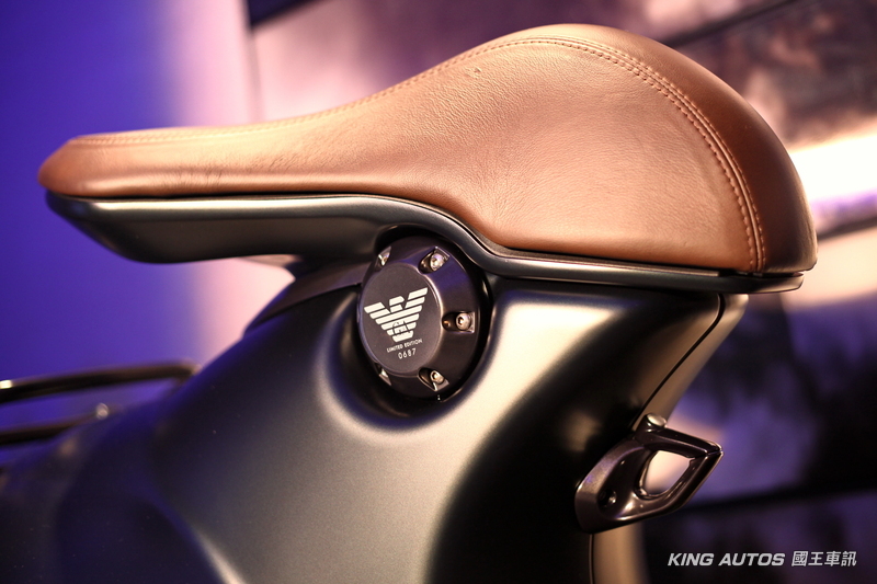 重量級聯名款!《Vespa 946 Emporio Armani》特仕車正式登台 重量級聯名款!《Vespa 946 Emporio Armani》特仕車正式登台