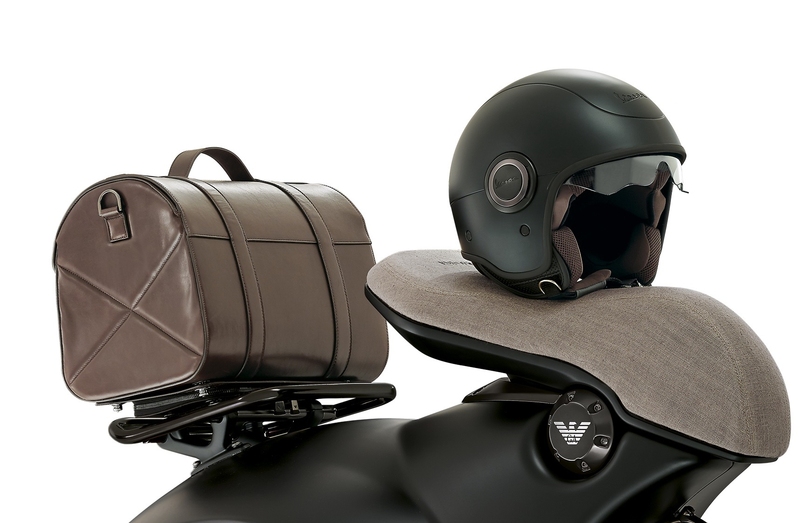 重量級聯名款!《Vespa 946 Emporio Armani》特仕車正式登台 重量級聯名款!《Vespa 946 Emporio Armani》特仕車正式登台