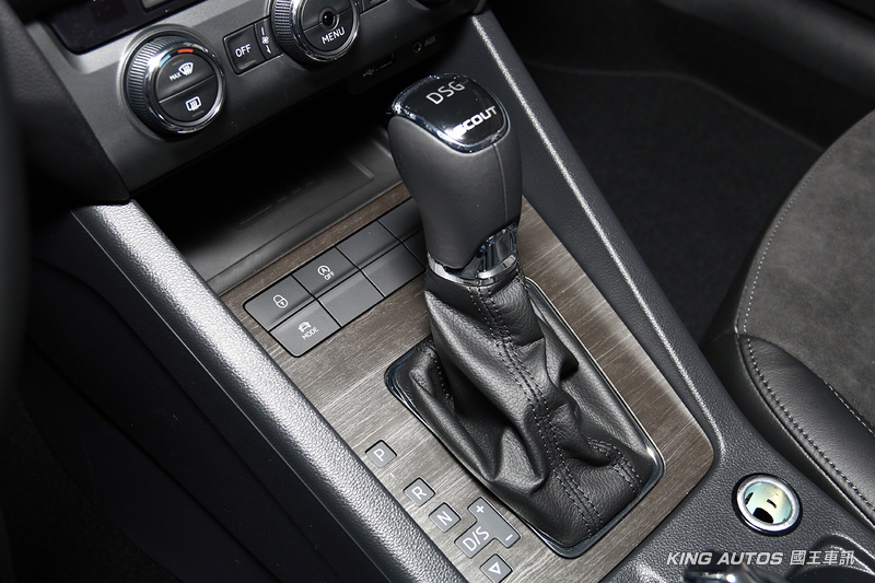 《Octavia》殺入百萬內進口房車市場 《Škoda Taiwan》目標2016年販4,200輛 《Octavia》殺入百萬內進口房車市場 《Škoda Taiwan》目標2016年販4,200輛